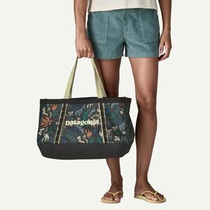 Black Hole Tote 25L - Color: Kaleido: Black